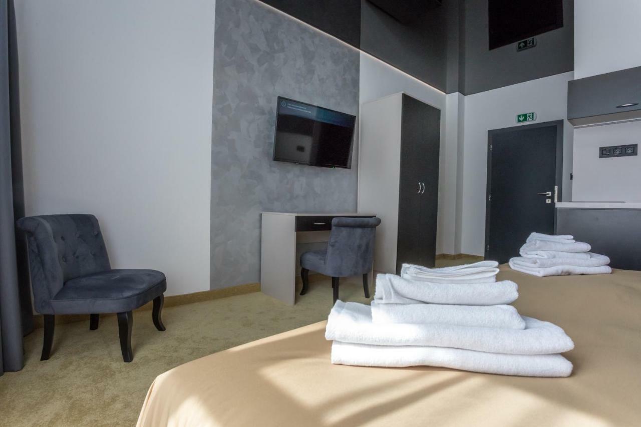Apart Hotel Golden Apartments コシツェ エクステリア 写真
