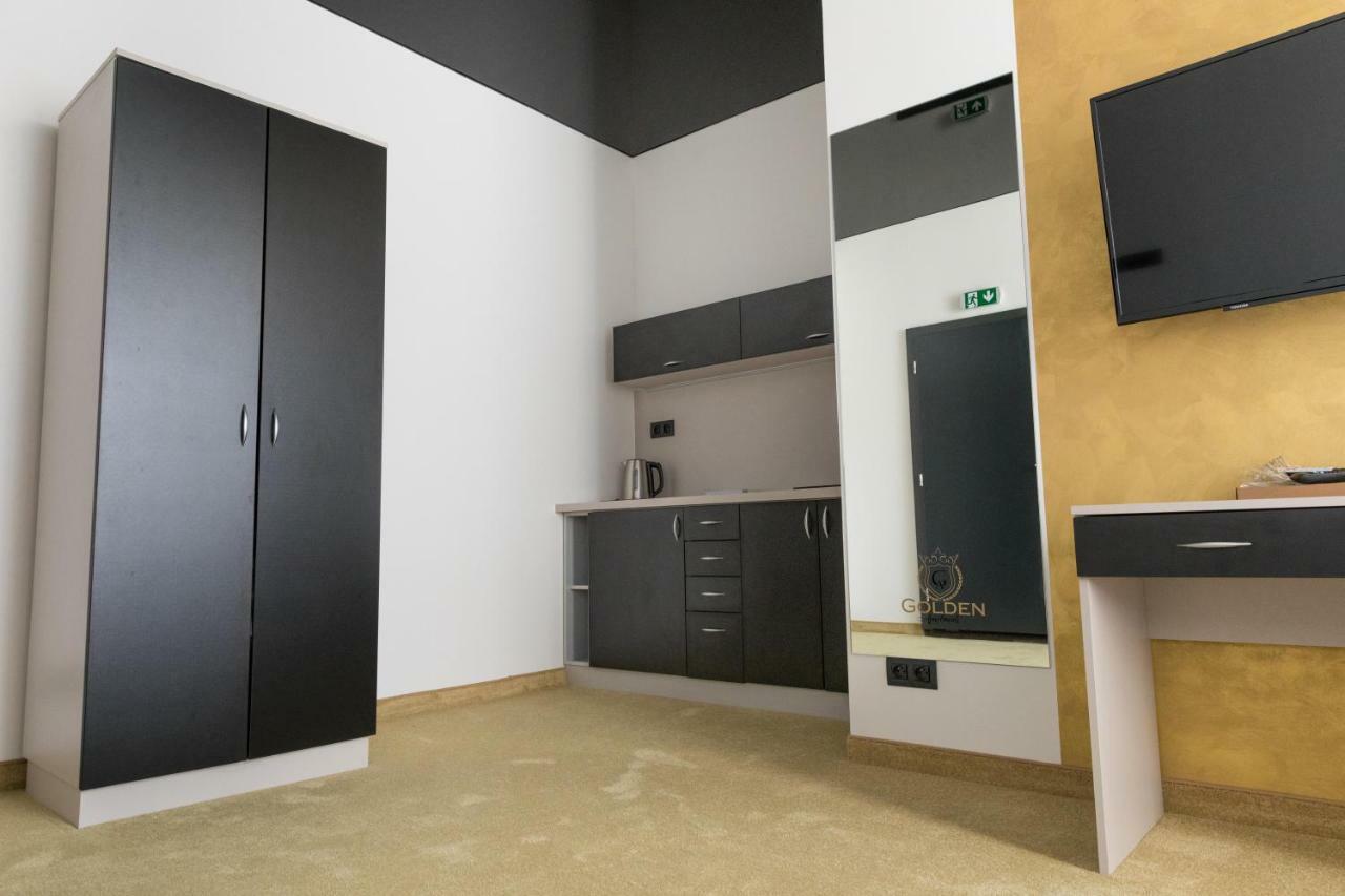 Apart Hotel Golden Apartments コシツェ エクステリア 写真