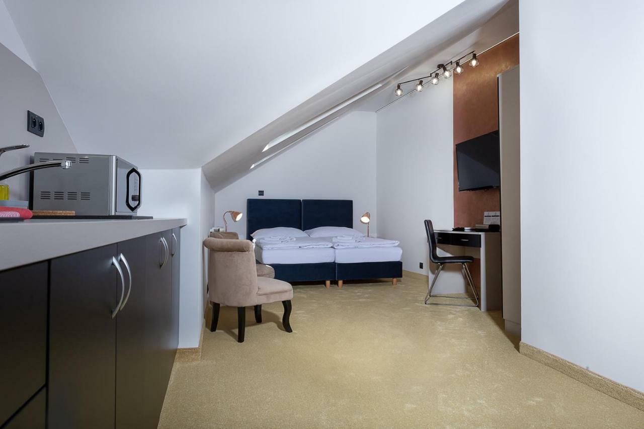 Apart Hotel Golden Apartments コシツェ エクステリア 写真